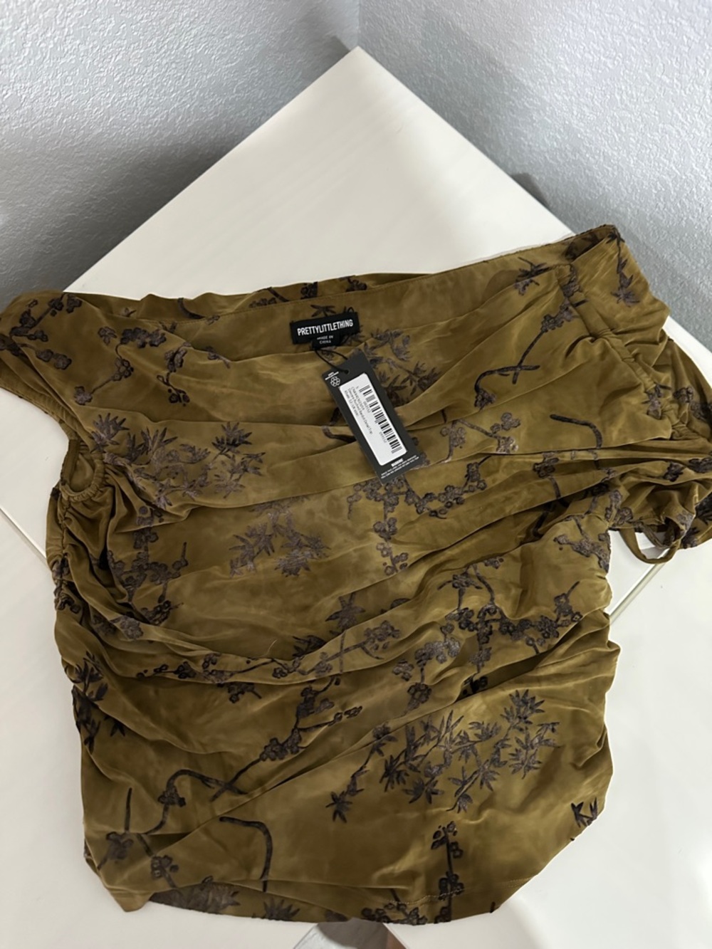 PrettyLittleThing Olive Floral Ruched Blouse